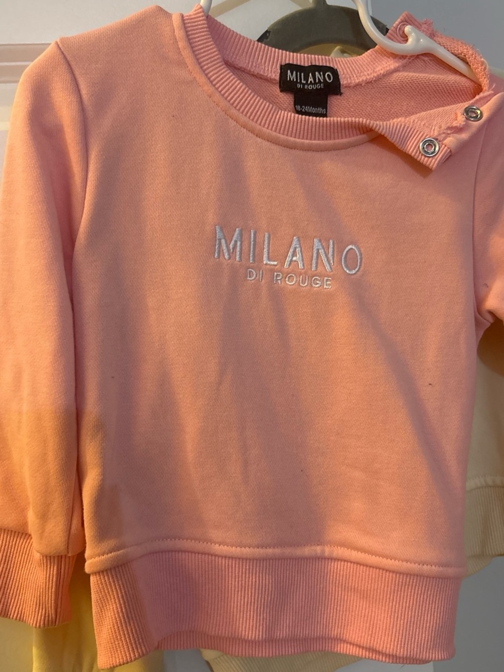 Milano Di Rouge Peach-Pink Crewneck Sweatshirt with Embroidered Logo